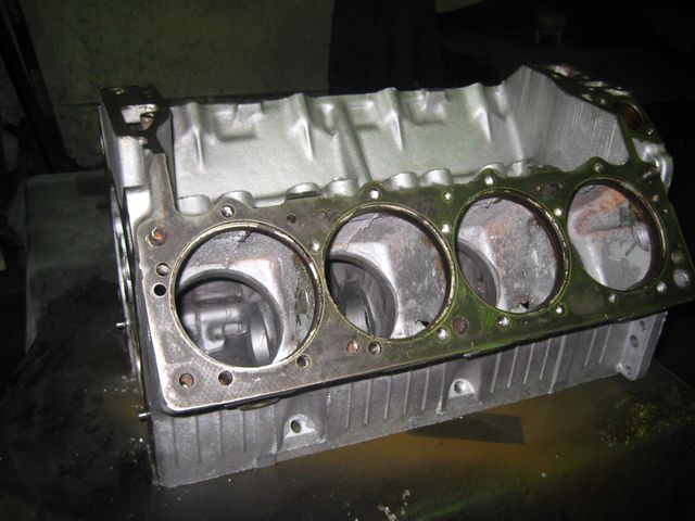 Блок цилиндров Двигатель Зил 130