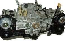 Общий вид двигателя Subaru Forester