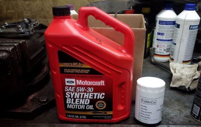 FORD Motorcraft Premium Synthetic Blend 5W30
