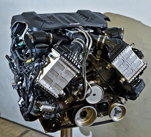 Двигатель BMW S63B44
