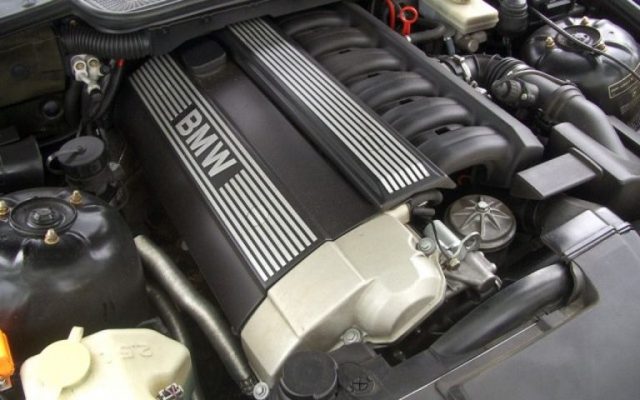 Двигатель BMW M50B25