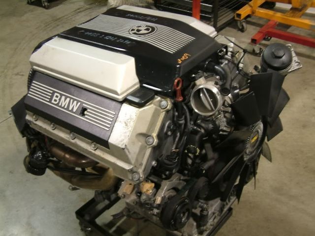Двигатель BMW M60B40
